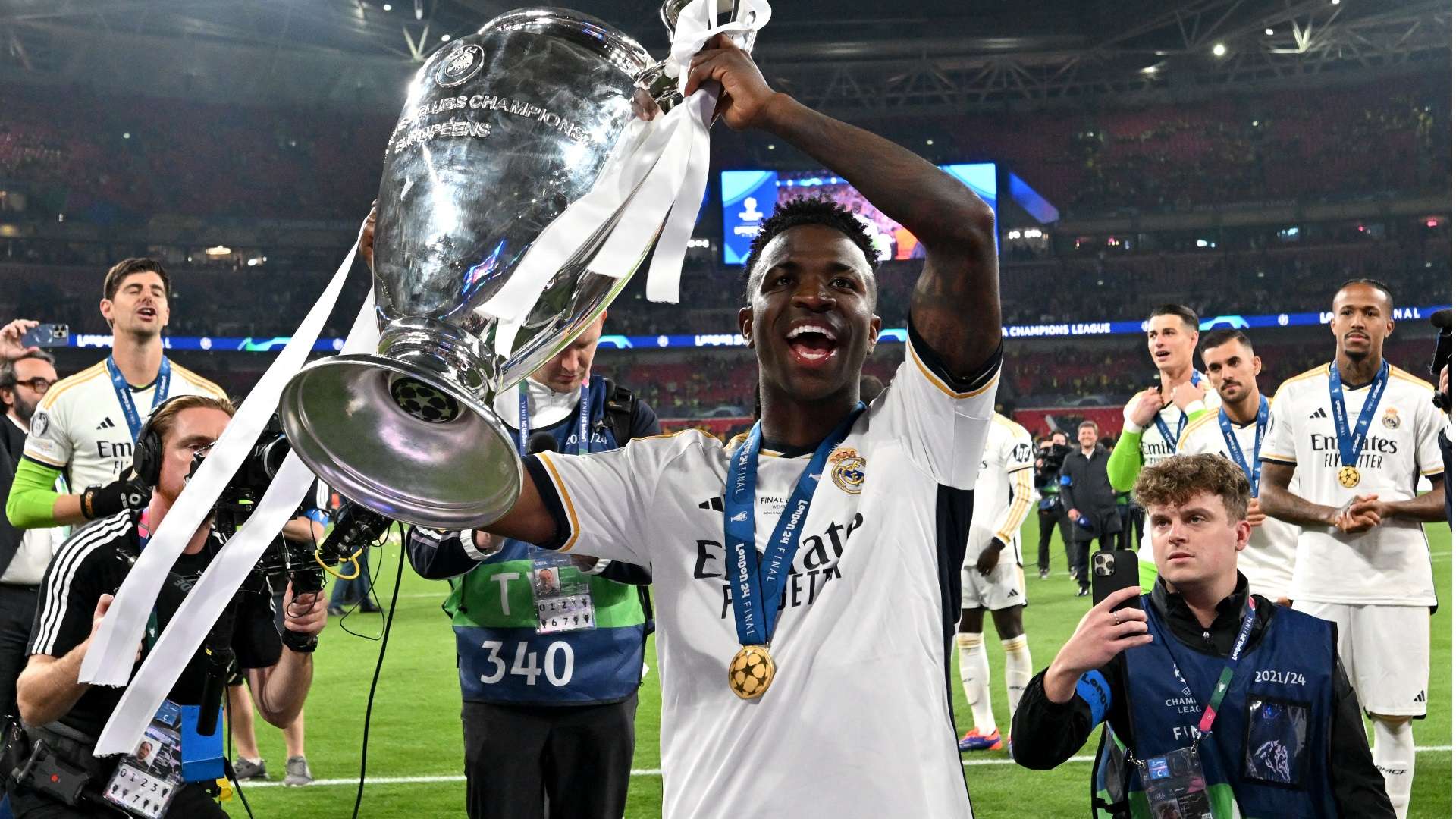 疑为广东男 疑为广东男